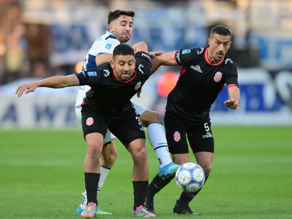 Gimnasia le sacó el invicto a Barracas Central y quedó en la cima de la Zona B