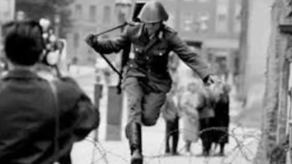 El salto a la libertad: la foto que marcó para siempre a su protagonista