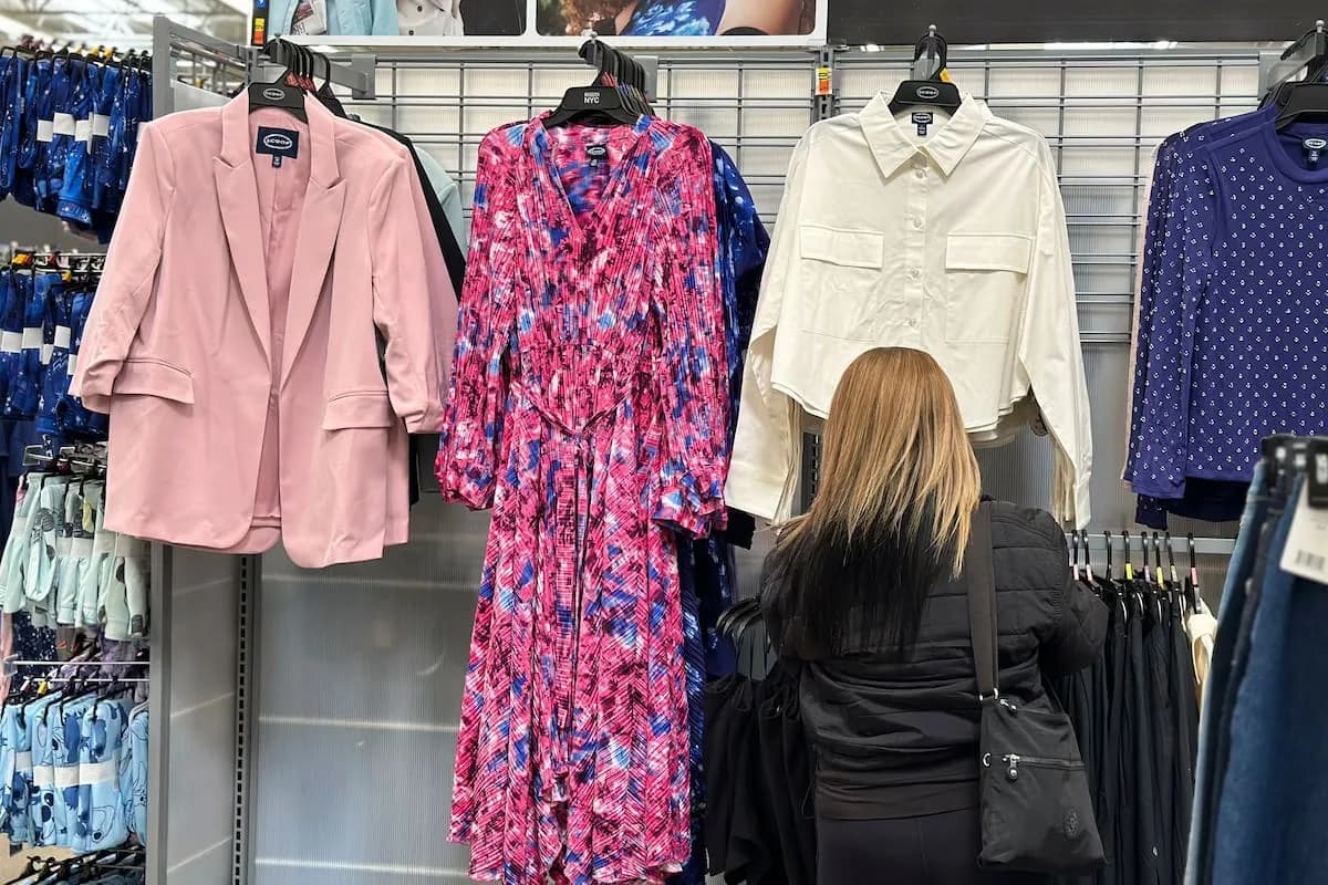 Las ventas minoristas cayeron 3,8% interanual en julio y 2,1% frente a junio