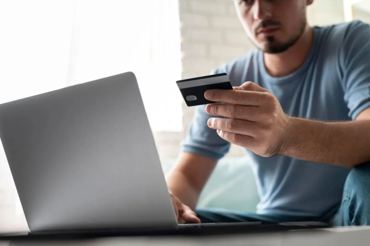 La baja de tasas beneficia a empresas, pero las familias aún esperan crédito más barato