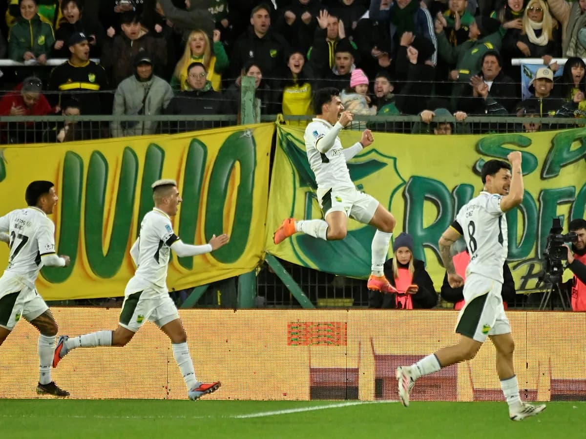 Defensa y Justicia venció a Newell's 2-1 con dos golpes precisos y un rival que se autodestruyó