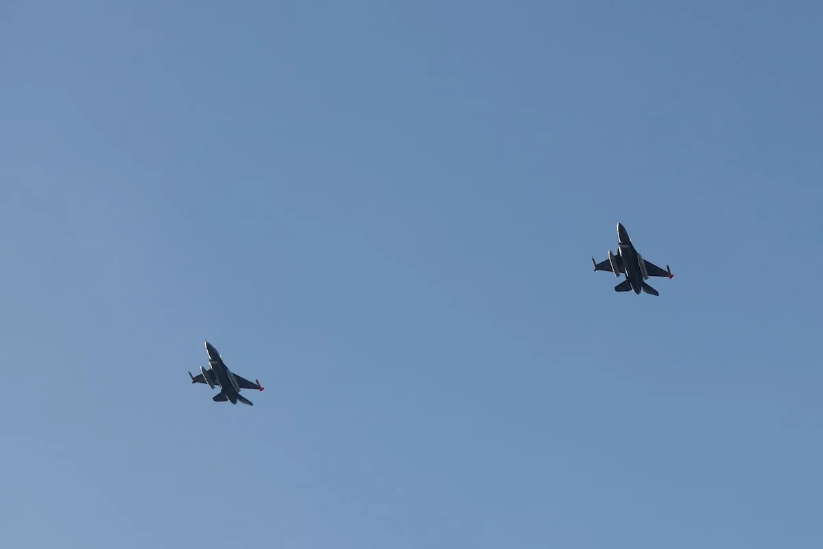 Cazas F-16 de EE.UU. interceptaron dos aviones que violaron el espacio aéreo restringido donde estaba Trump