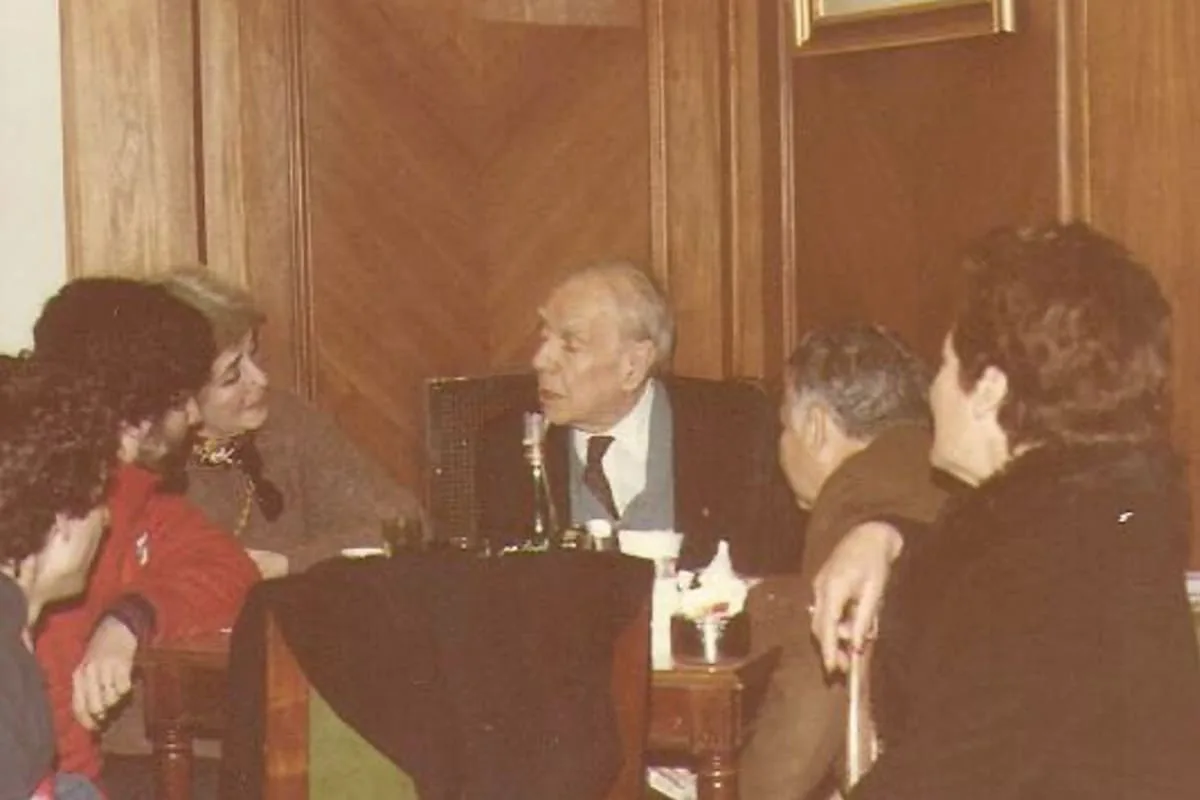 Borges después de Borges: el infinito, el azar y una foto histórica
