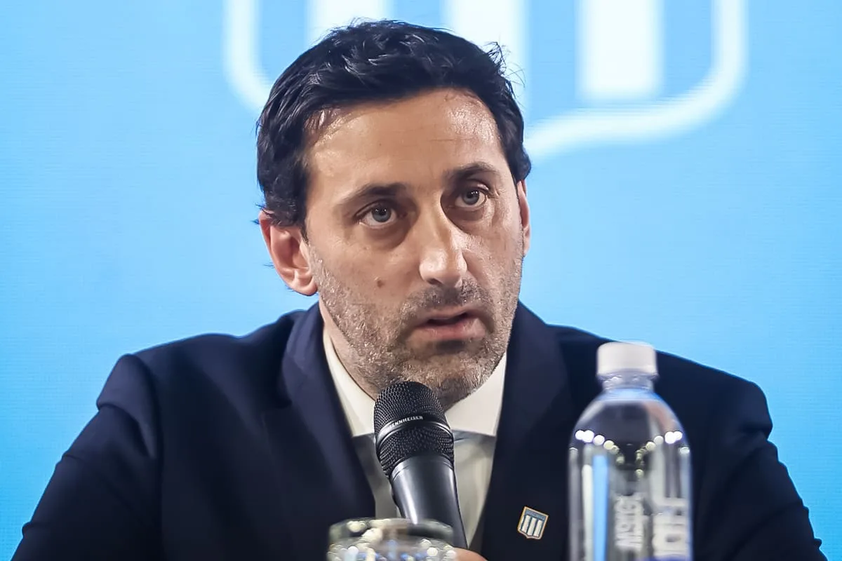 Milito apuntó contra el arbitraje tras la eliminación de Racing: "Partido vergonzoso"