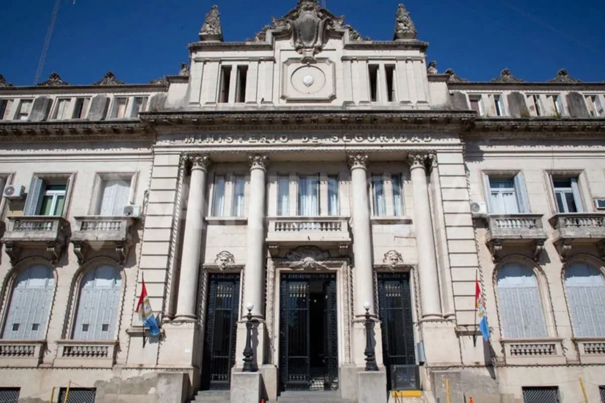 Santa Fe cobra 6 millones a padre por amenaza de tiroteo en escuela