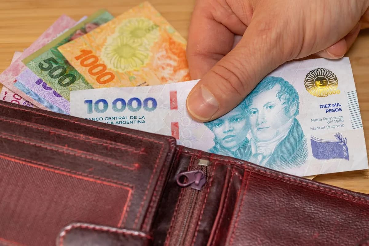 El Gobierno respalda con datos que los salarios no cayeron con la inflación