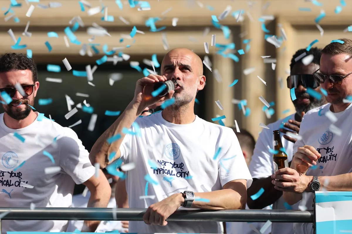 Pep Guardiola se despidió del Manchester City con un emotivo homenaje