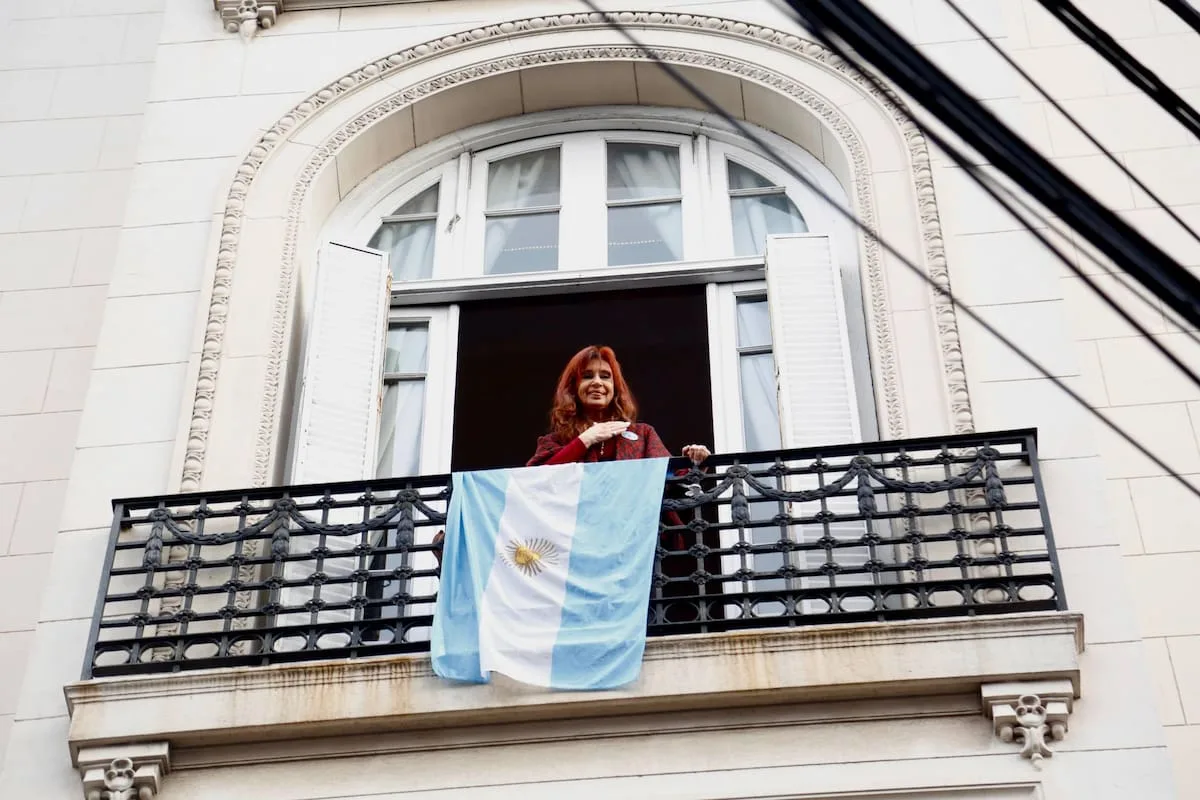 La Cámpora se manifestó frente a la casa de Cristina Kirchner