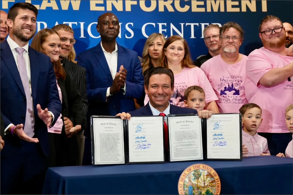 Florida: nuevas leyes que restringen a migrantes y empresas extranjeras desde julio 2026