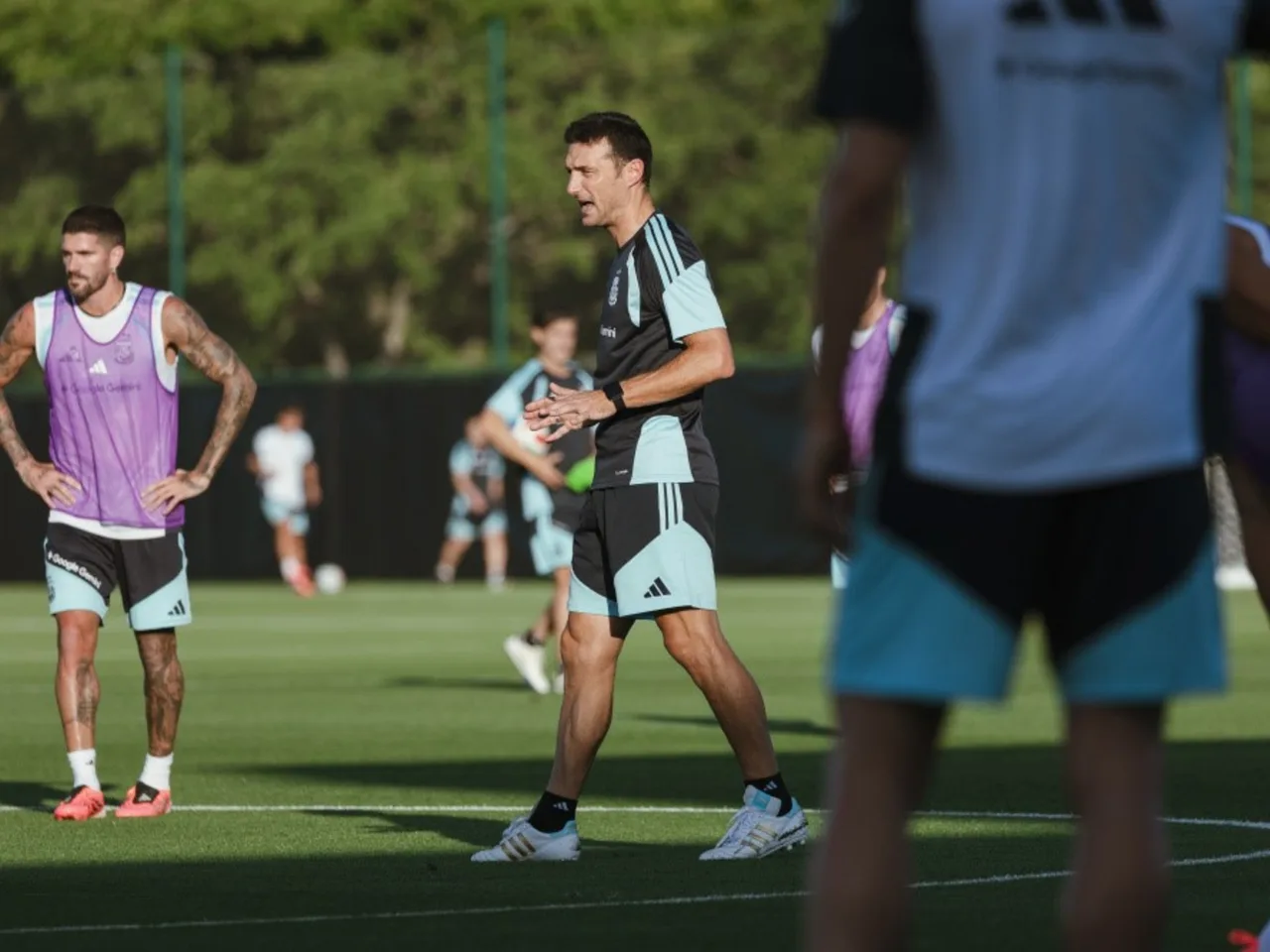 Scaloni probó formación para Honduras: Capaldo en debut y Simeone por Messi