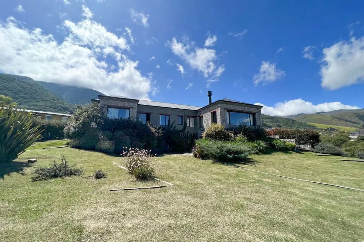 Jaldo compró casa por US$300.000 en Tafí del Valle pero no publica sus declaraciones juradas