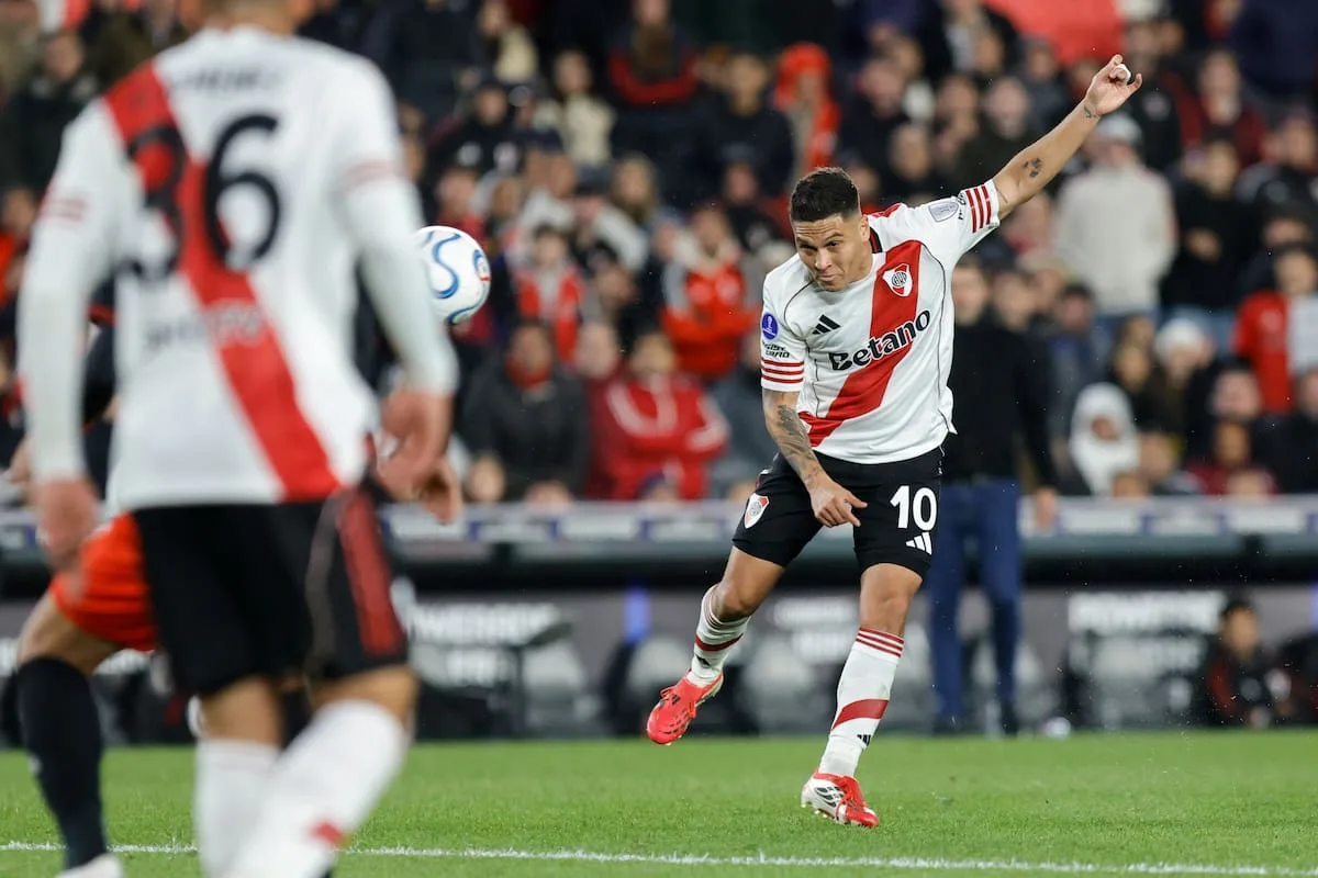 River rescató un empate en el final ante Bragantino y se acerca a octavos