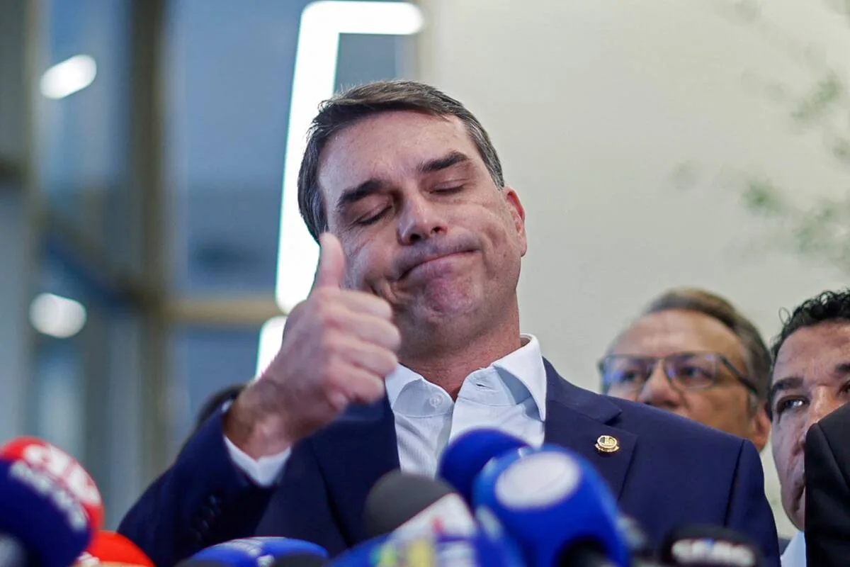 Lula se dispara en las encuestas mientras Flavio Bolsonaro se hunde por un escándalo financiero