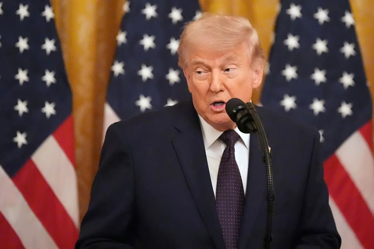 Trump enfría negociaciones con Irán y mantiene el bloqueo de Ormuz