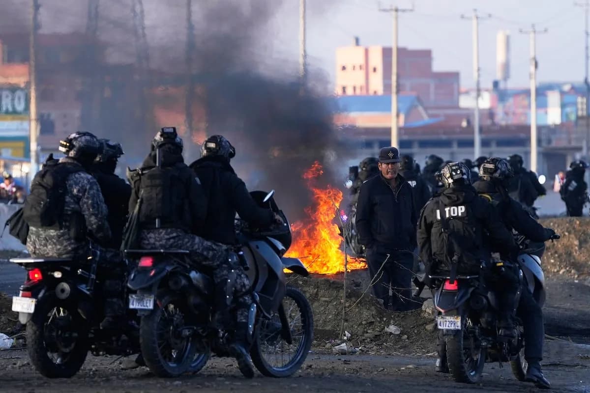 Bolivia en crisis: Paz admite fragilidad institucional ante marchas y bloqueos