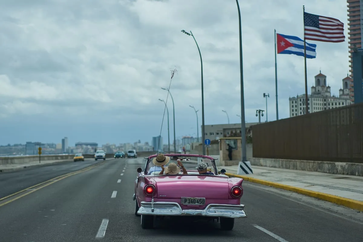 Cuba rechaza liberar presos políticos como condición en negociaciones con EE.UU.