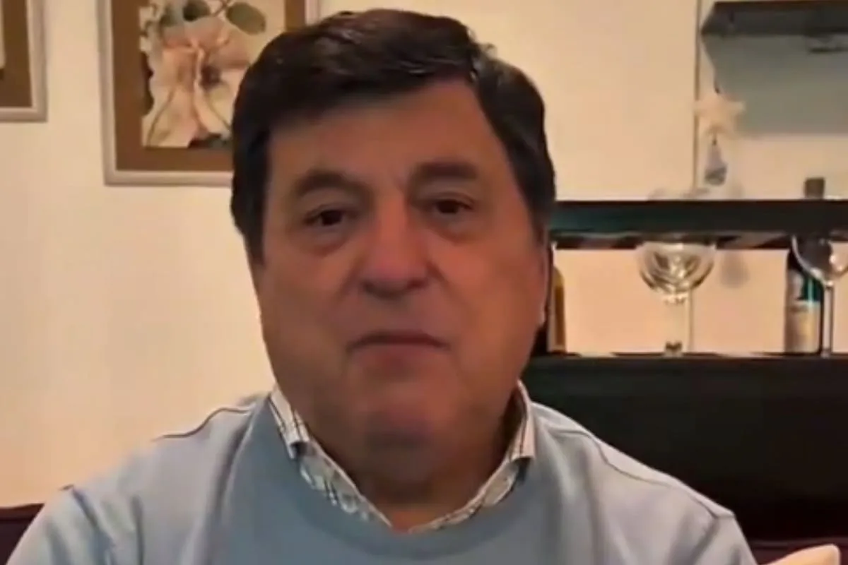Passarella celebró el aniversario de River con suéter celeste y generó polémica