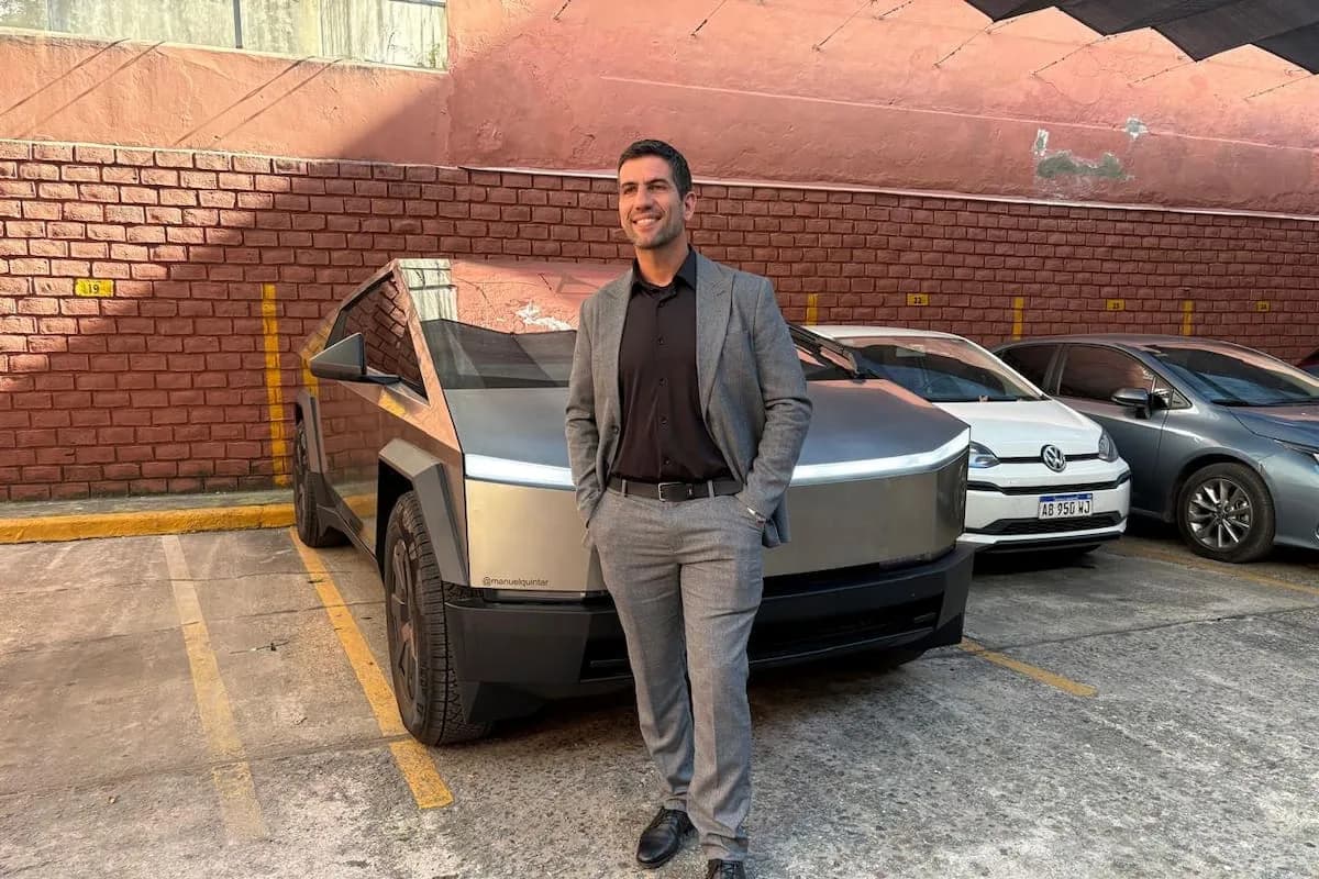 El Tesla del diputado llegó en barco, circuló sin patente y ahora va a Jujuy en grúa