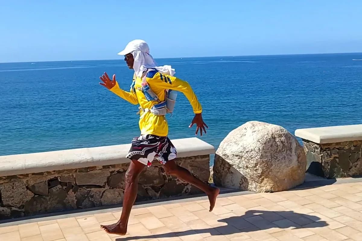 Sidy Diallo, médico francés: “El cuerpo humano es una máquina perfecta para correr y caminar descalzo”.