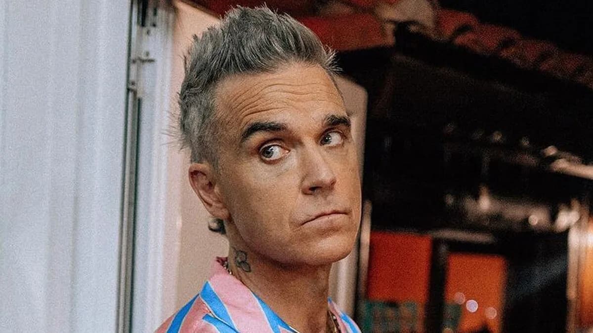 Robbie Williams: fama, excesos y excentricidades del gran cantante del pop británico