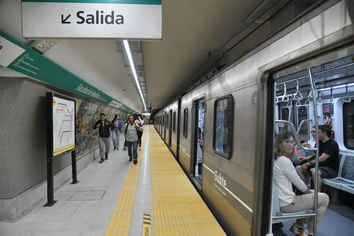 Aumentan otra vez los colectivos, subtes y autopistas de la Ciudad