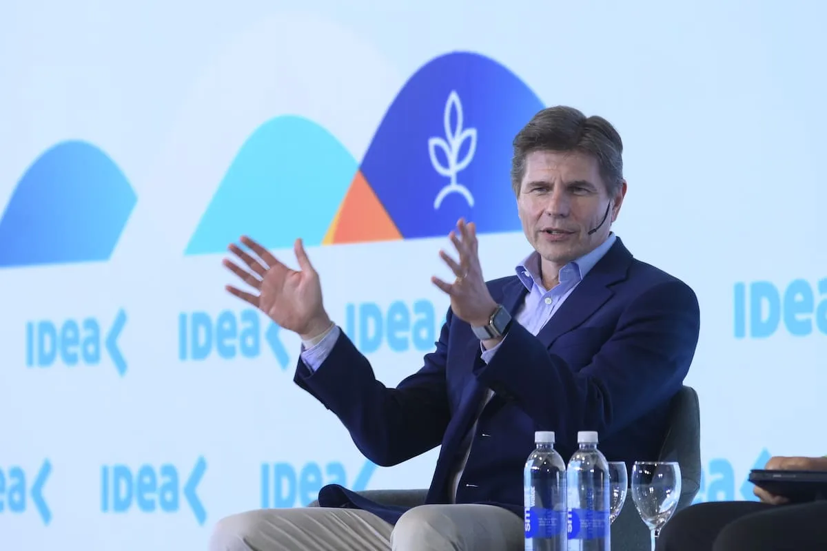 Por qué las empresas chinas salen al mundo preparadas para ganar, según Nicolás Aguzín, el argentino que fue CEO de la Bolsa de Hong Kong