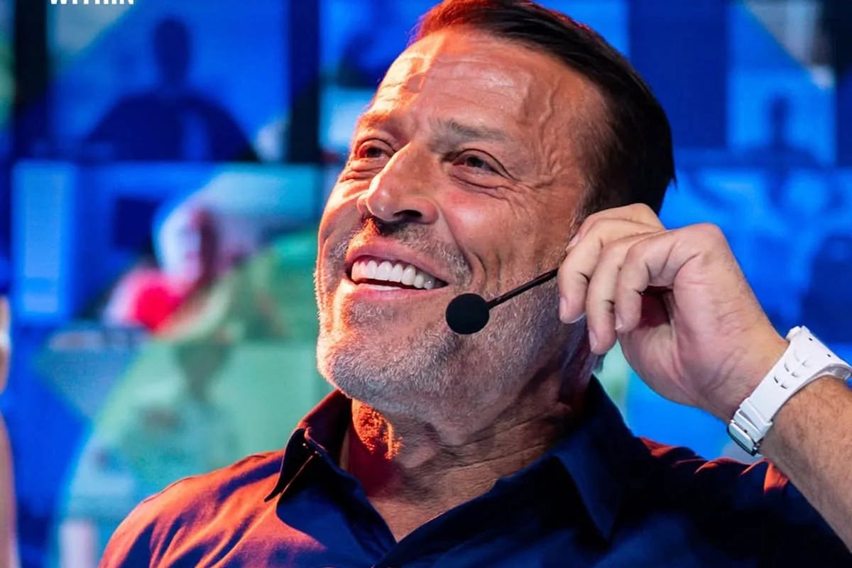 Tony Robbins explicó por qué sufrís: "Estás enfocado en vos mismo"