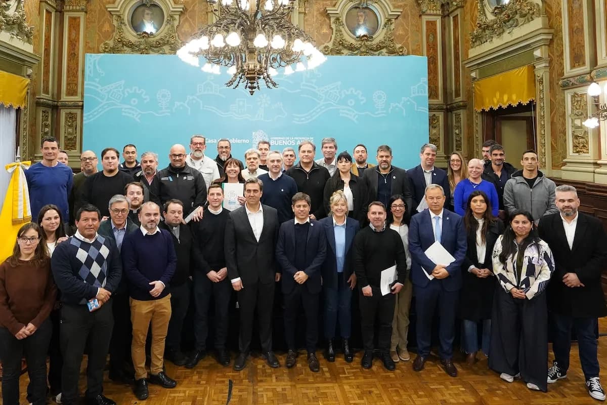 El proyecto kicillofista para la reelección de intendentes permanece sin avance en una comisión del Senado provincial