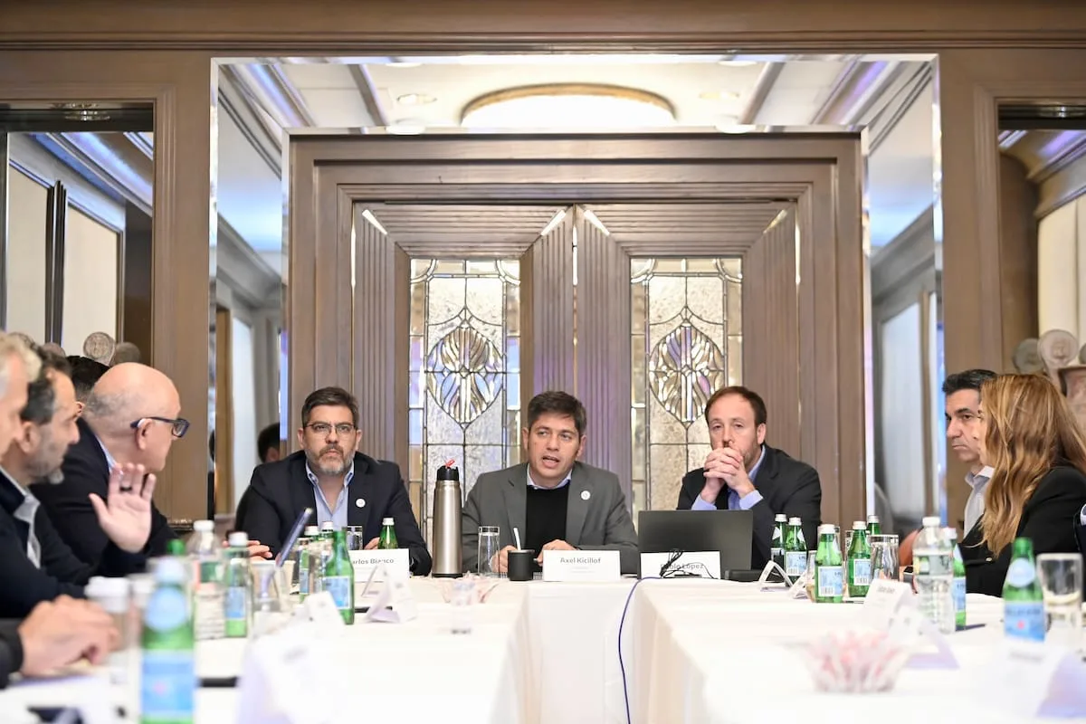 En Nueva York, Kicillof afronta un test clave con fondos de inversión y asiste a un foro progresista con Mamdani