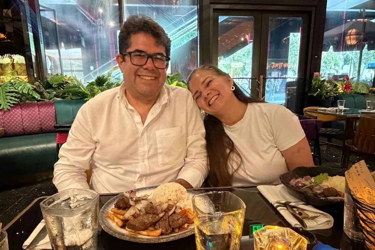 El ICE siembra el pánico en Doral: iban a cargar su Tesla y agentes los detuvieron violentamente