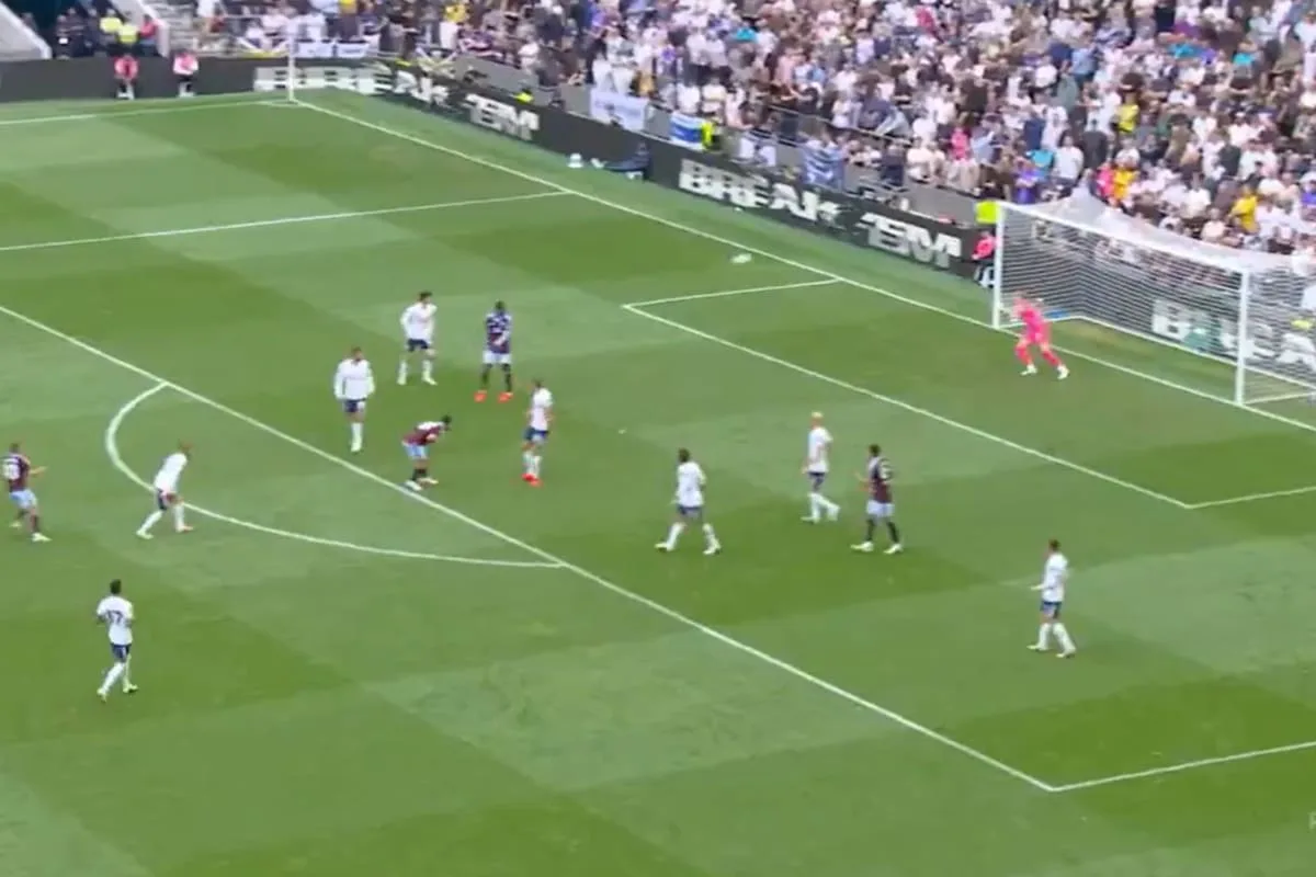 Emiliano Buendía anotó un golazo en la victoria de Aston Villa sobre Tottenham en la Premier League