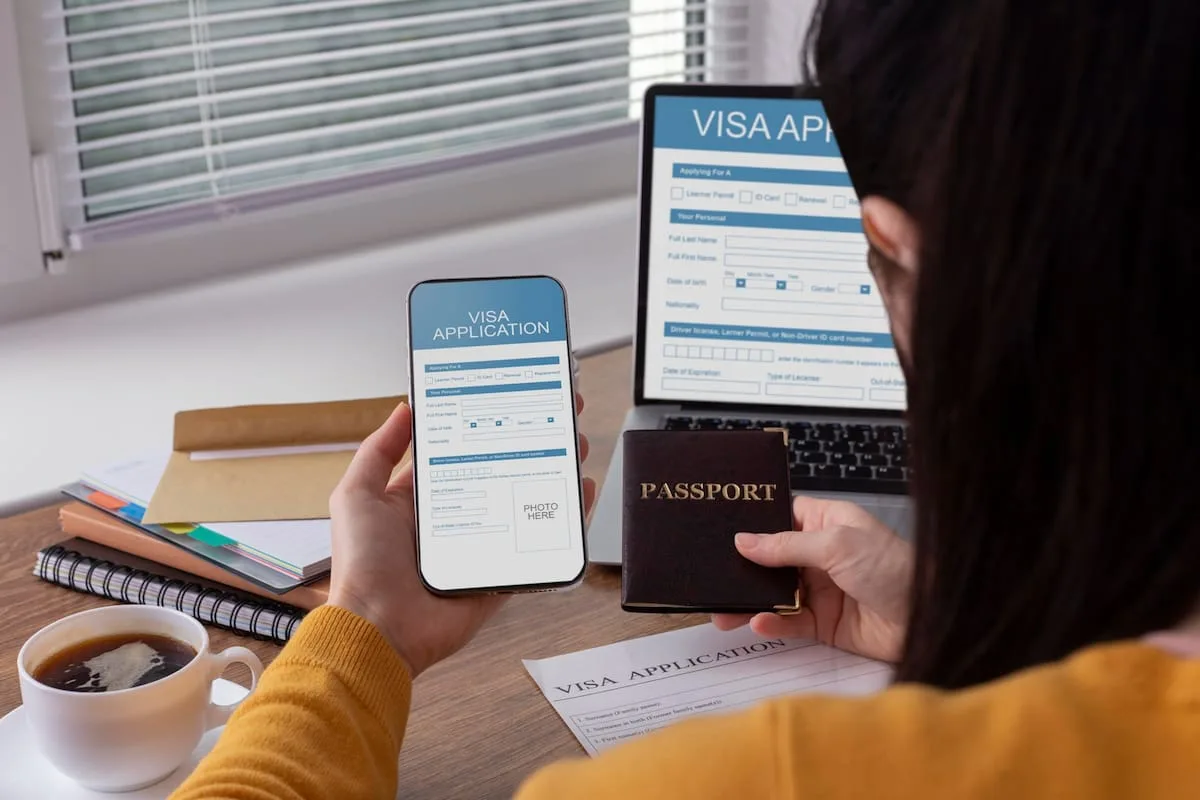 Green card por empleo y las fechas de octubre que avanzan para este país y retroceden para México