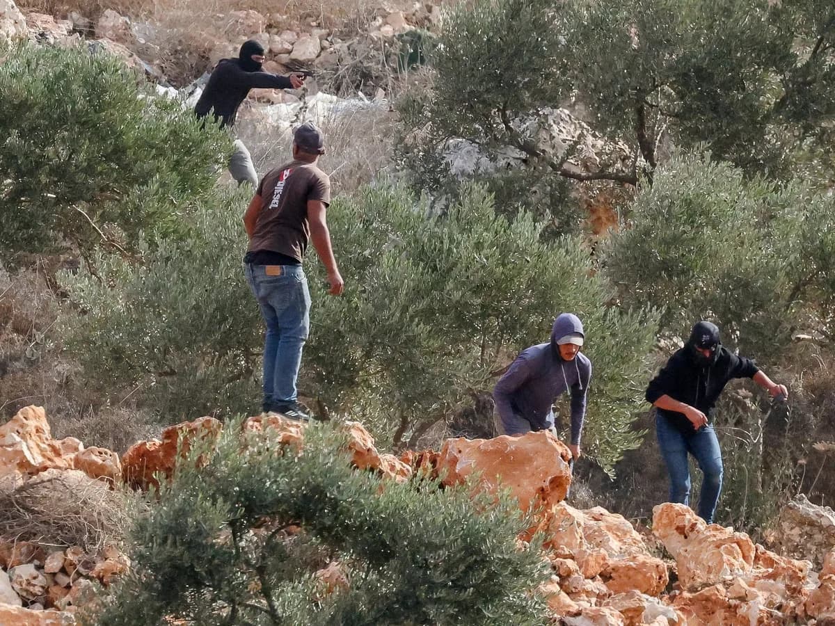 Colonos israelíes atacaron a una delegación europea en Cisjordania y Bélgica reclamó sanciones