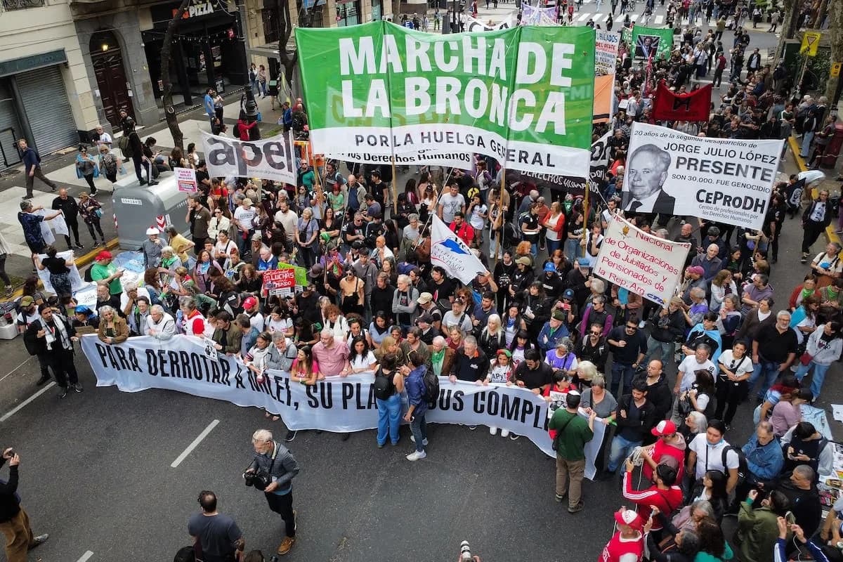 “Marcha de la bronca”: la izquierda se moviliza a Plaza de Mayo y pide un paro general para “derrotar a Milei”