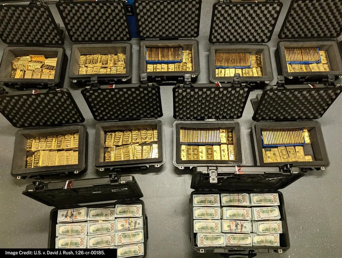 Un exoficial de la CIA admitió que creó un programa falso para robar US$190 millones