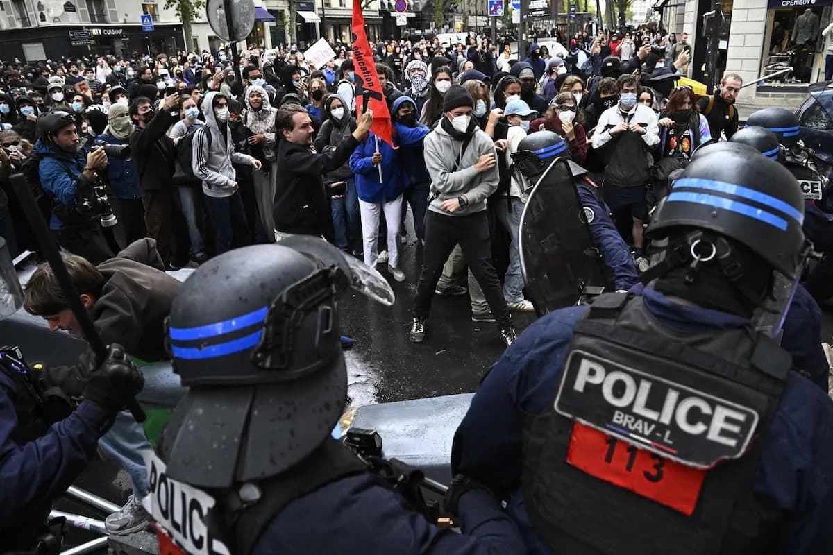 Francia busca a los "infiltrados" detrás de la violencia en las protestas estudiantiles