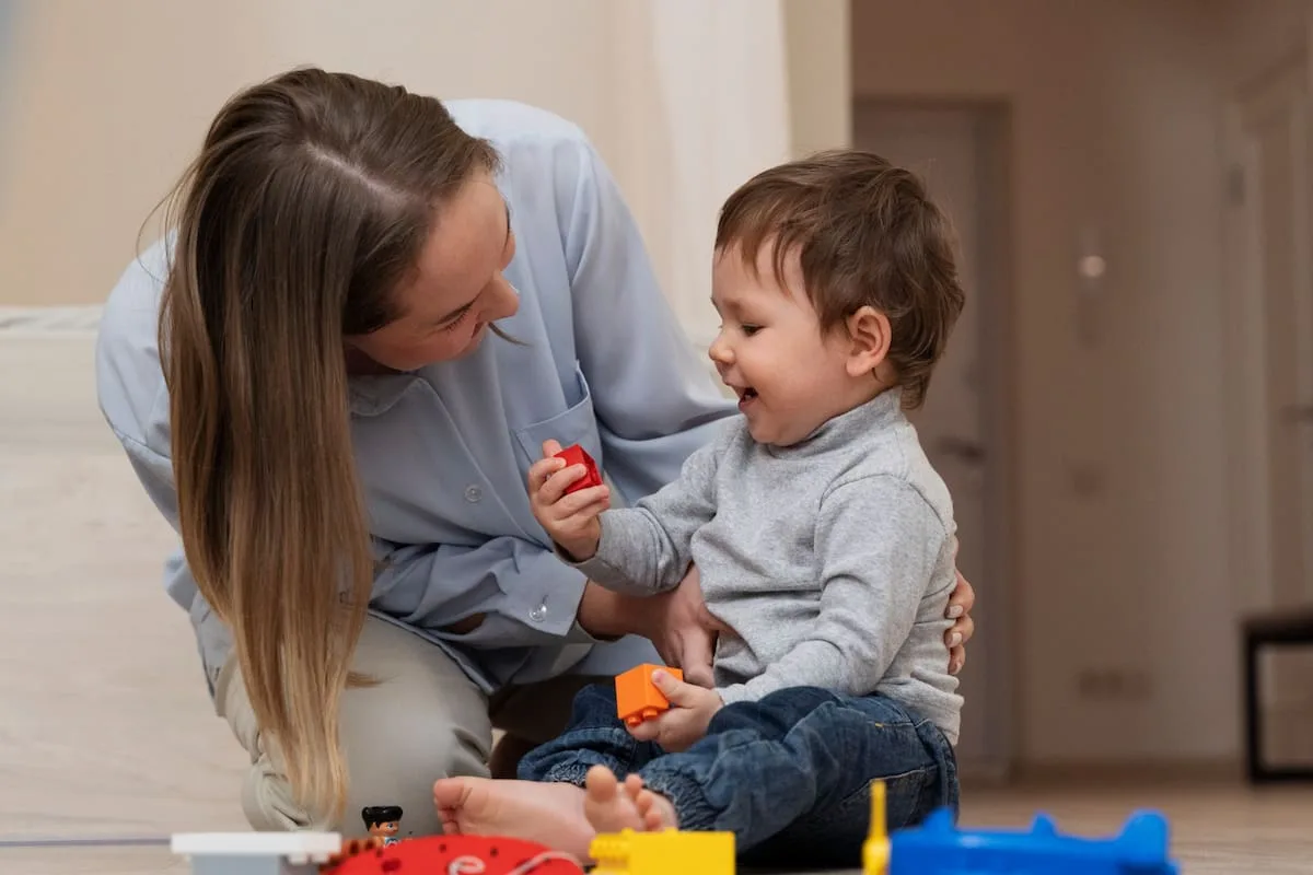 Paritaria con aumento: cuánto cobran las niñeras y cuidadores de adultos en septiembre de 2026