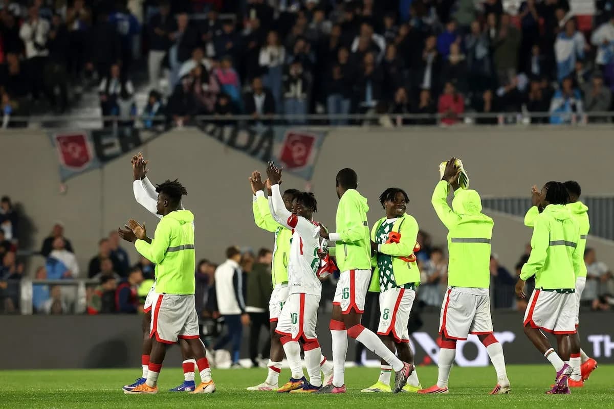 Llegada, siesta, goleada en contra y sueño cumplido: la noche única de los juveniles de Burkina Faso