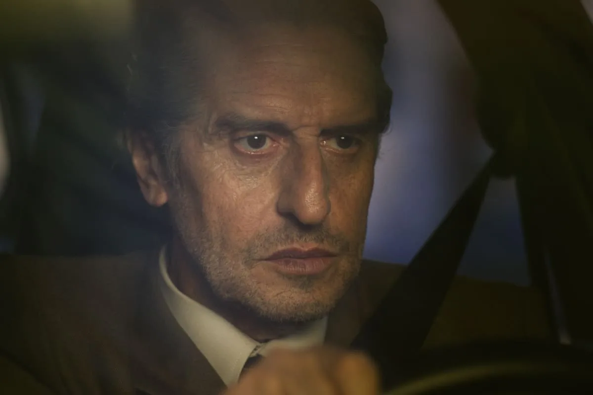 La casa: Diego Peretti y un thriller sobre la caída que gana cuando aprieta