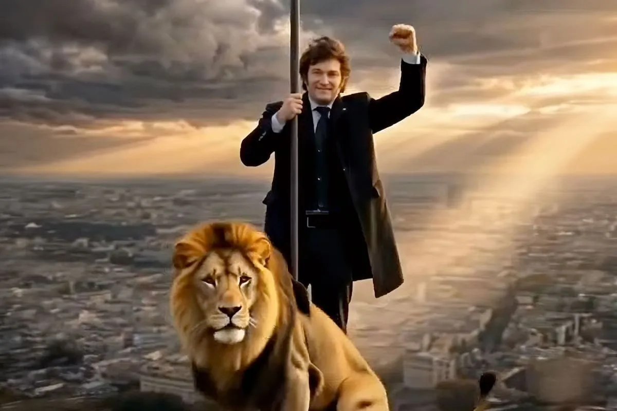 Milei, como King Kong, en modo iracundo