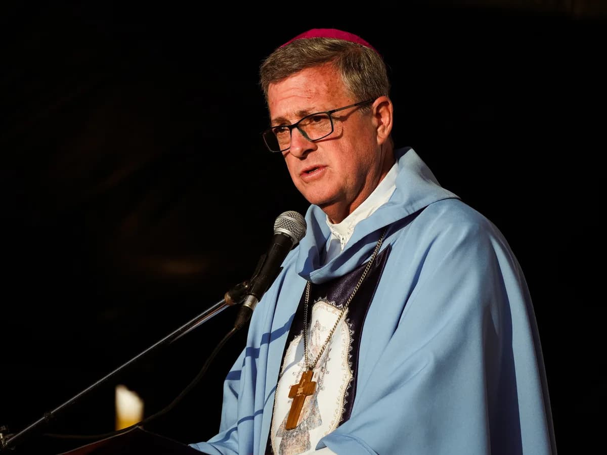 Dura homilía de García Cuerva en la misa tras la peregrinación a Luján: "Las heridas de la descalificación y de la intolerancia supuran y están infectando el corazón del pueblo"