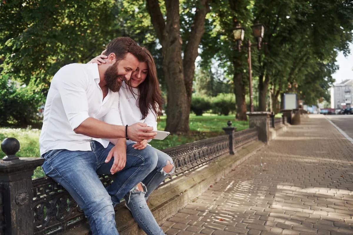 Día de los Novios: por qué se celebra hoy y 150 frases para enviar por WhatsApp