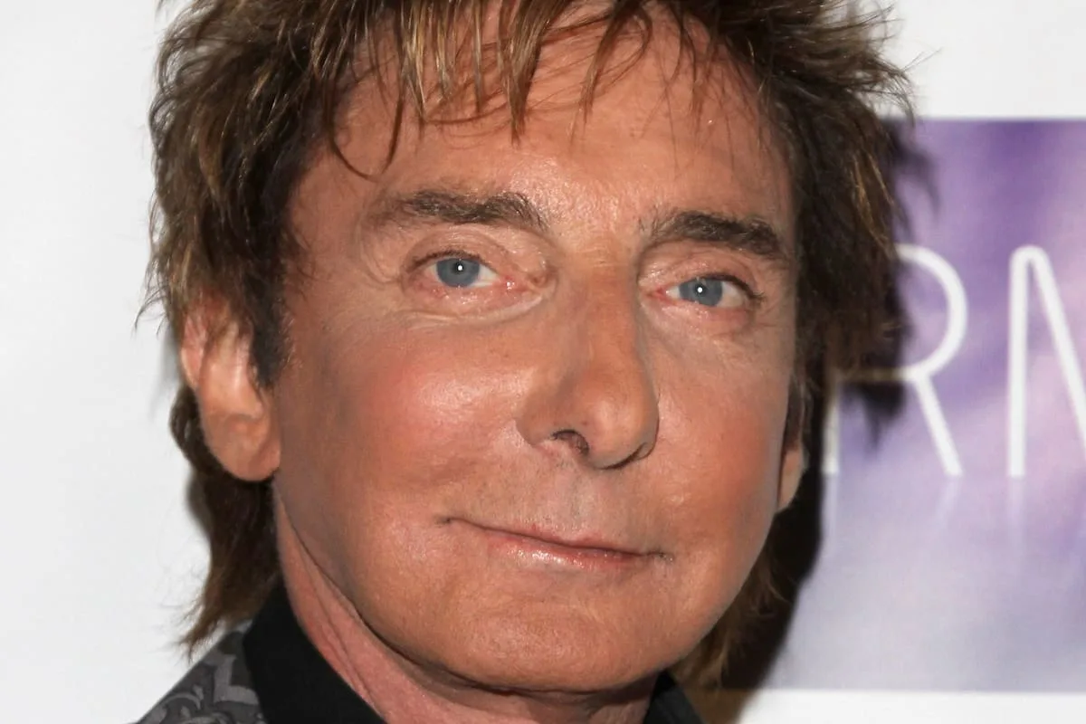 Barry Manilow canceló shows en Las Vegas por bronquitis y su cáncer de pulmón