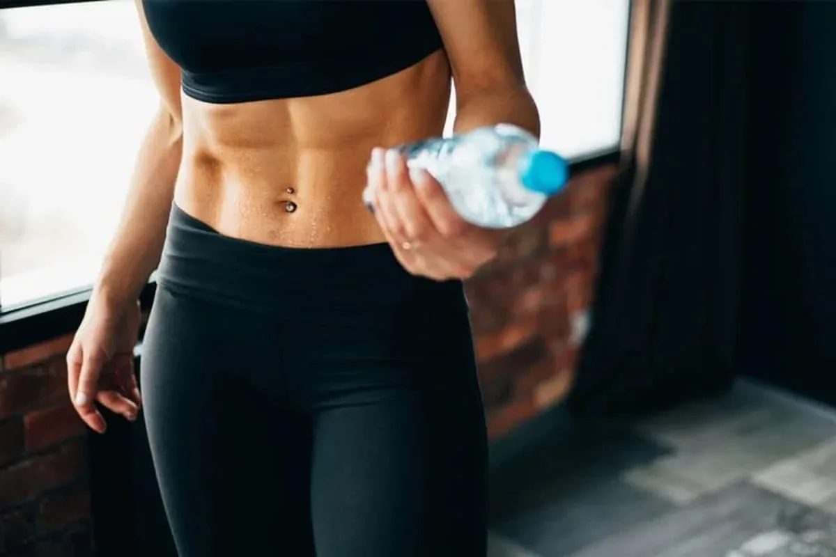 Ni caminar ni ir al gimnasio: el entrenamiento que quema grasa incluso después de hacerlo