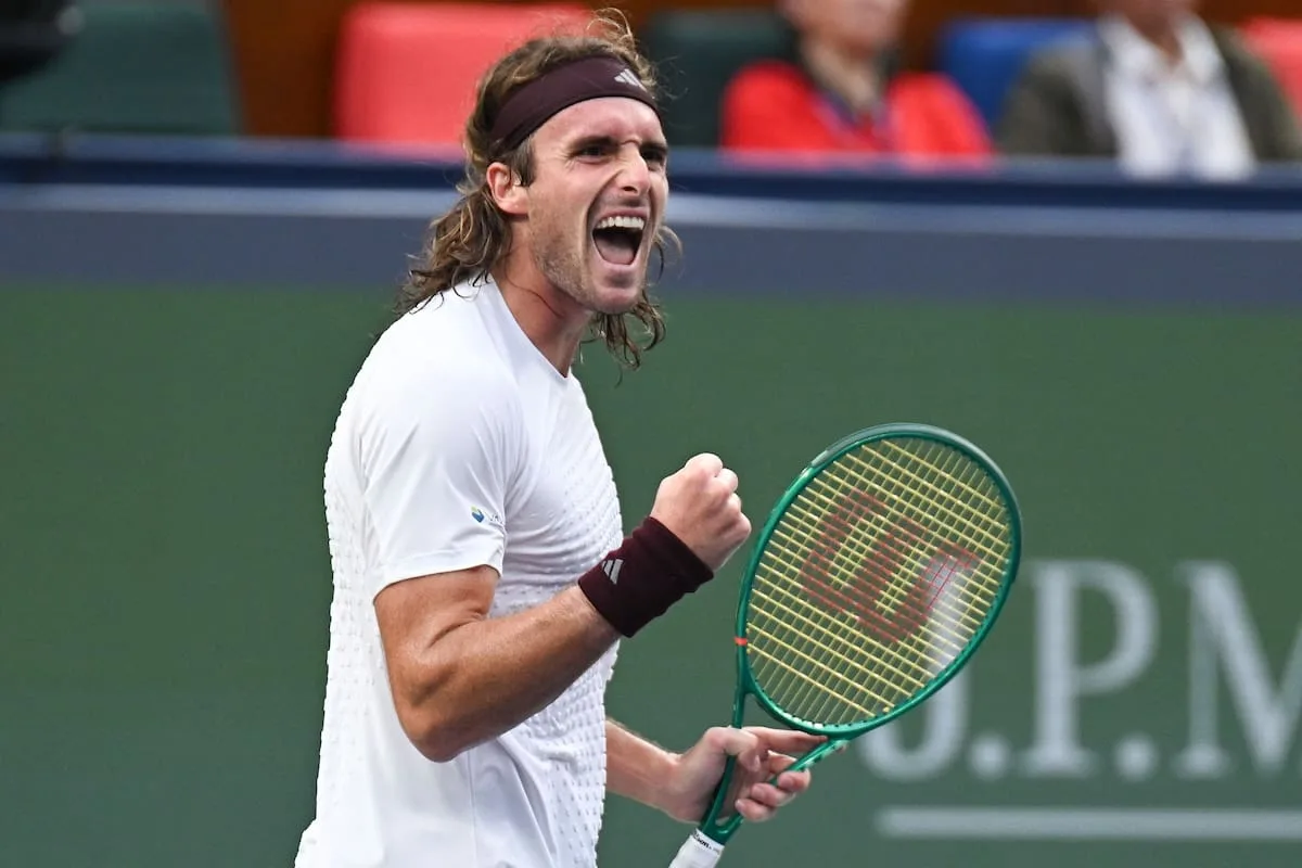 Tsitsipas renace en Shanghái: venció a Fritz y jugará ante Medvedev