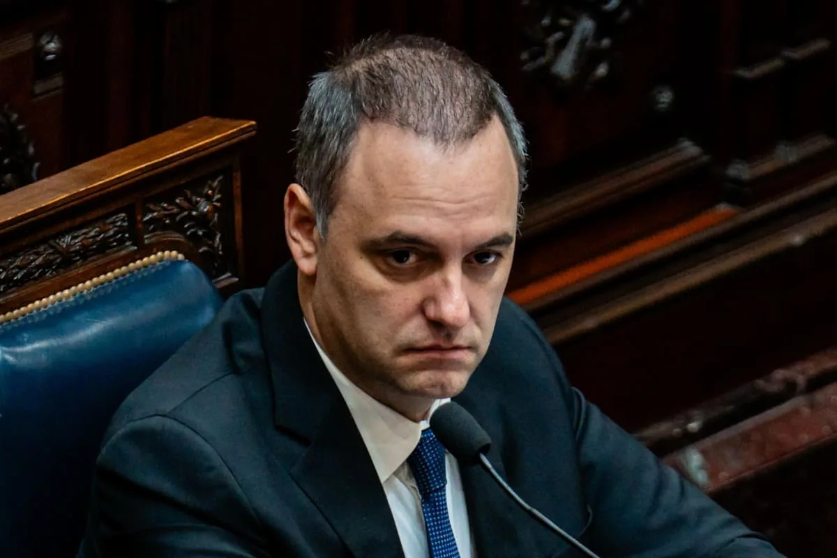 La fiscalía investiga la versión de Adorni sobre la compraventa de bitcoins con la que justificó su patrimonio