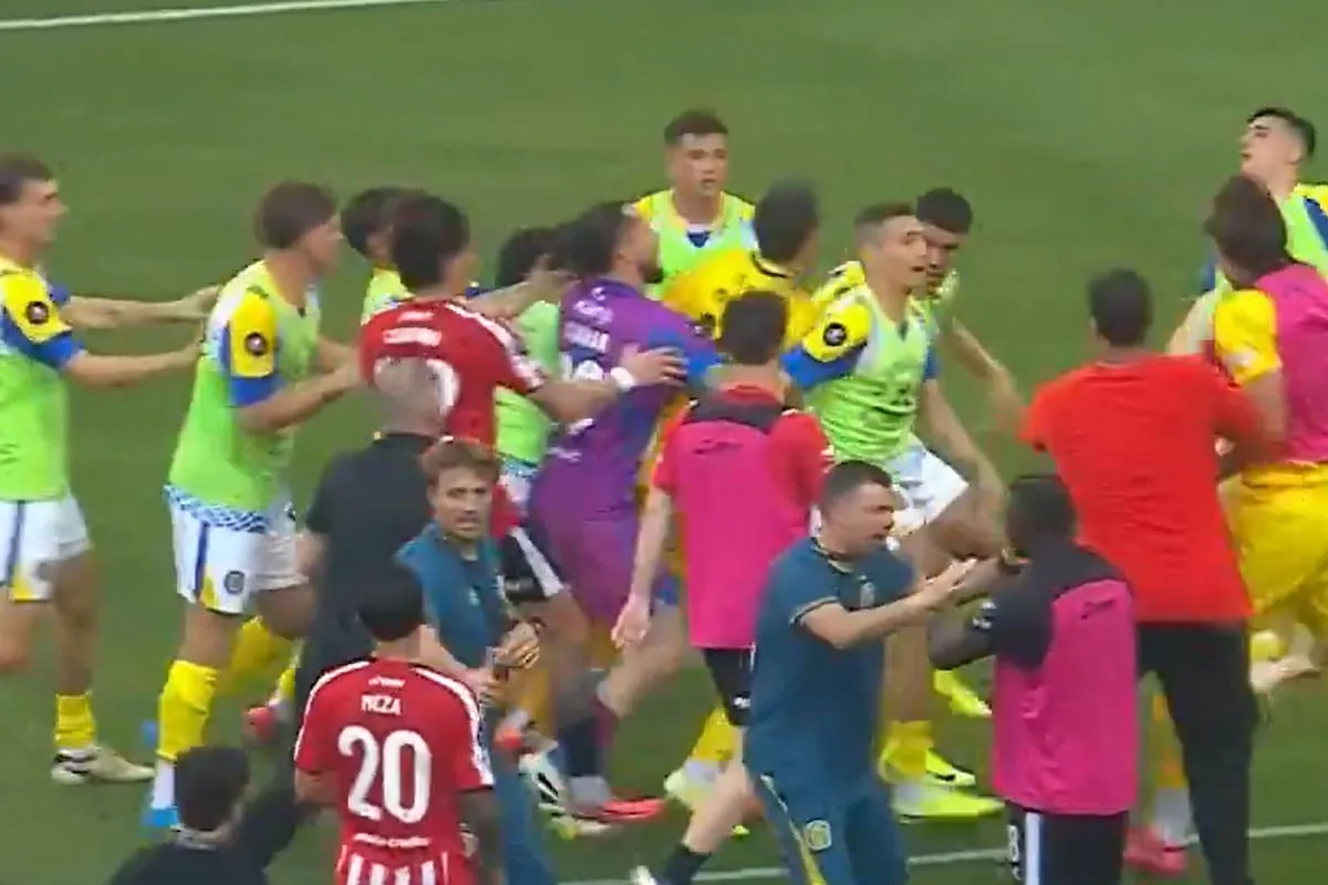 Así fue el enfrentamiento entre los jugadores tras la victoria de Rosario Central ante Estudiantes
