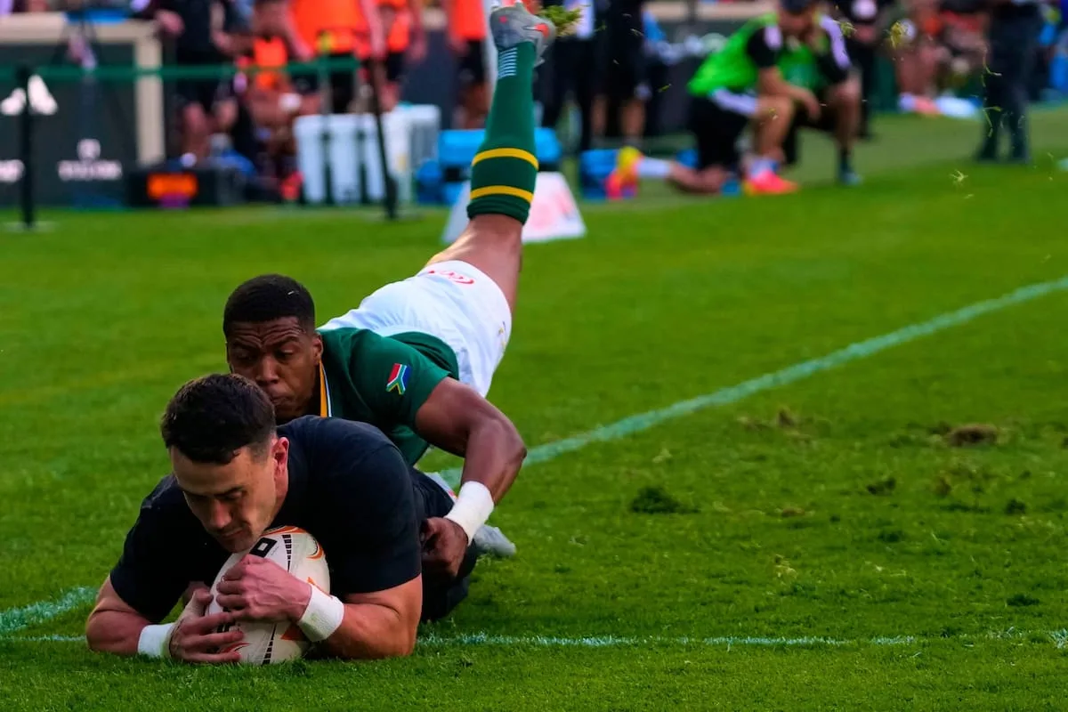 All Blacks sorprendió y le ganó a los Springboks por 17 puntos: arrancó la serie que perjudica a los Pumas