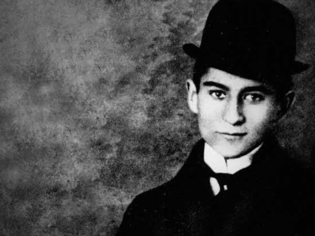 Franz Kafka: el aforismo sobre la lucha contra el mundo que escribió en su peor año
