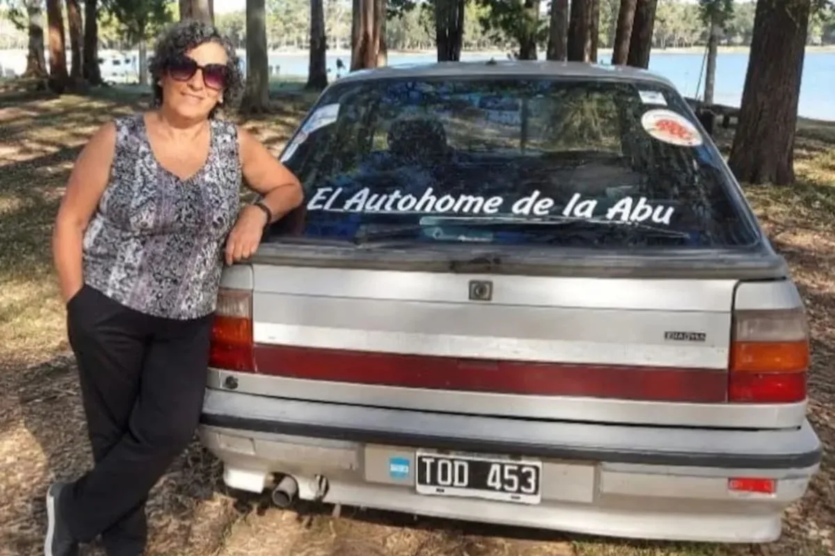 Se separó, convirtió su Renault 11 en motorhome y recorre el país: "la abu viajera"